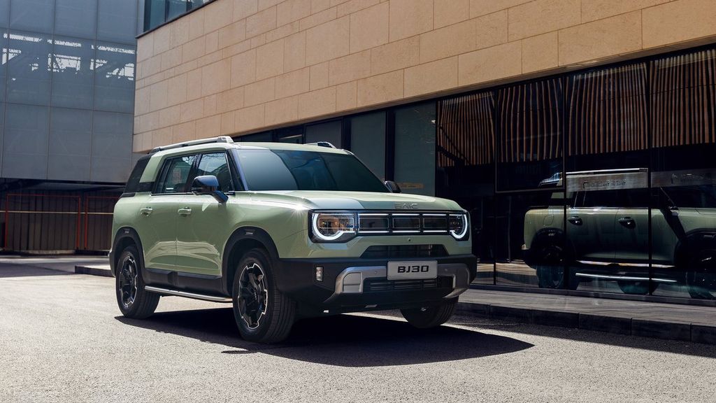 BAIC BJ30 4x2 — interior y equipamiento