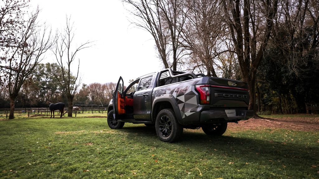 Foton Tunland V7 — interior y equipamiento