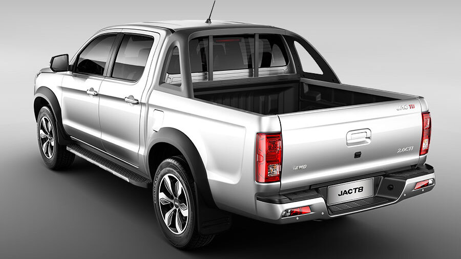 JAC T8 — interior y equipamiento