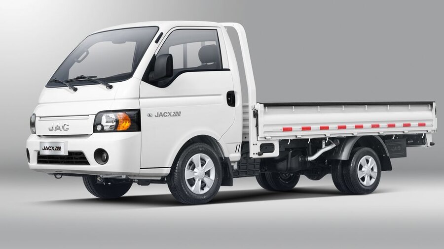 JAC X200 — interior y equipamiento