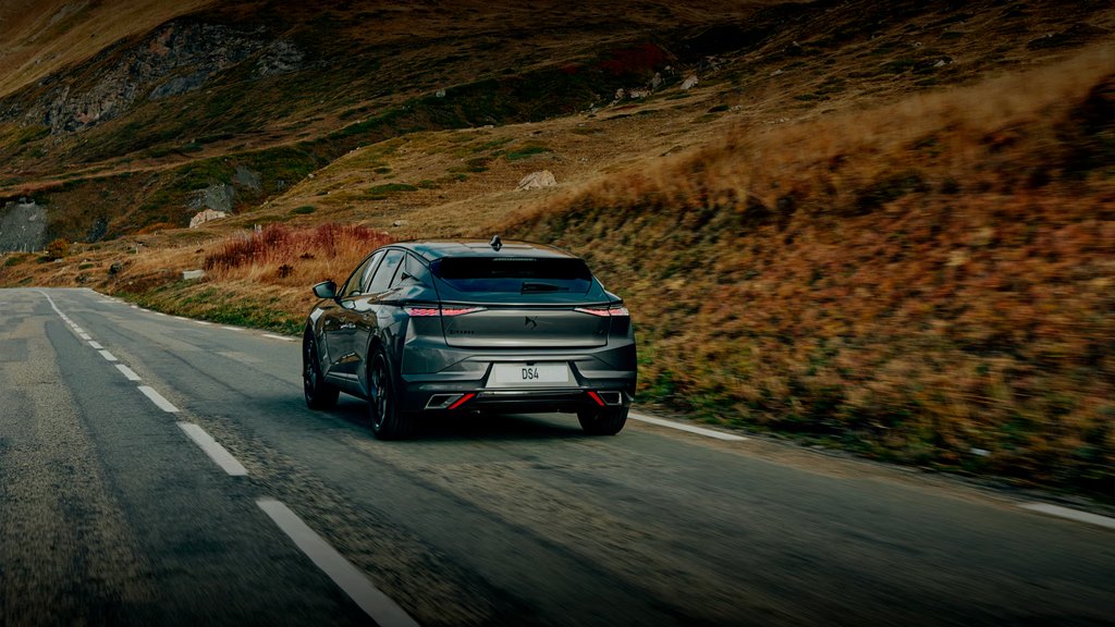 DS 4 — interior y equipamiento